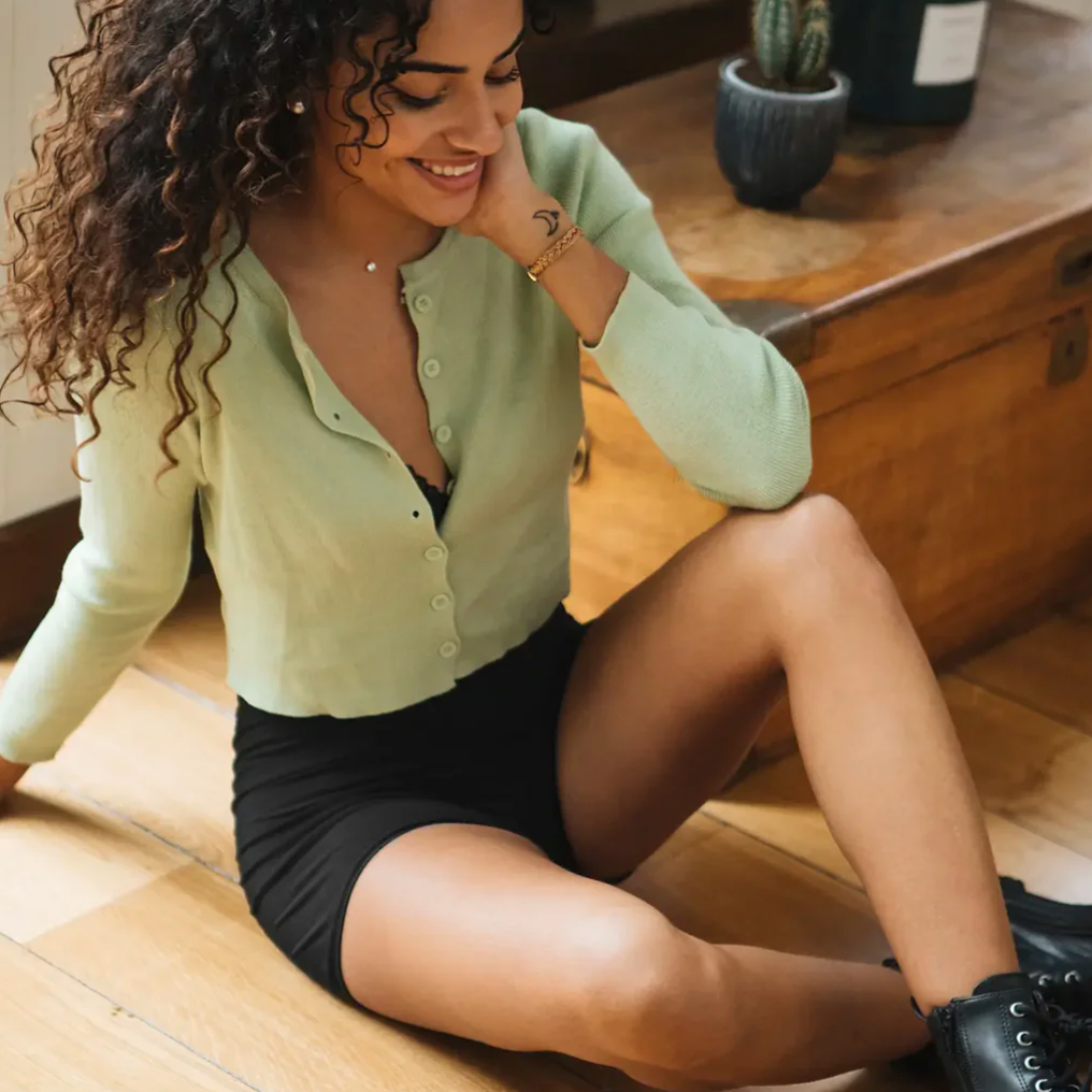 RÉJEANNE Super Glow Black Shorts (Heavy Flow)